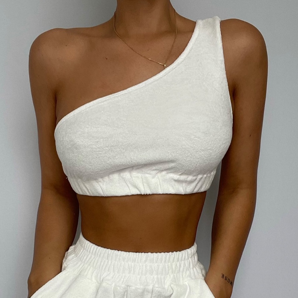 One shoulder crop top